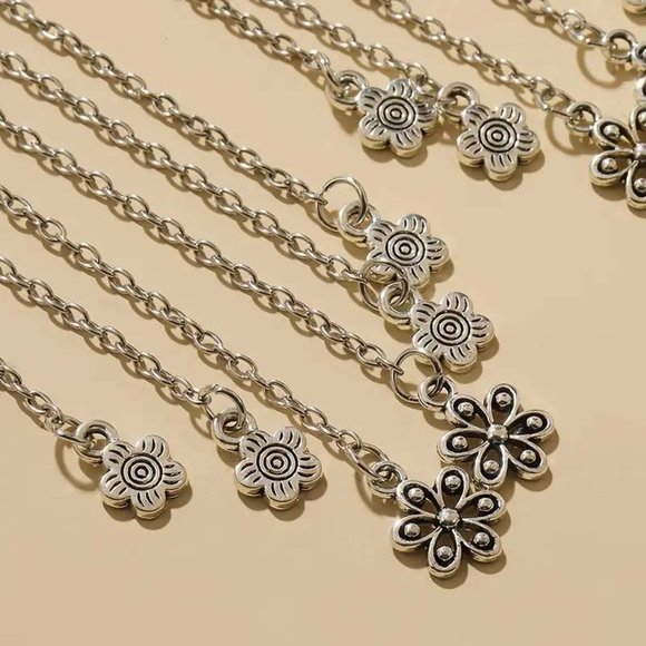 RHINESTONE & CHAINS FLORETTE DANGLY SILVERY EARRINGS 50 - Picture 4 of 4